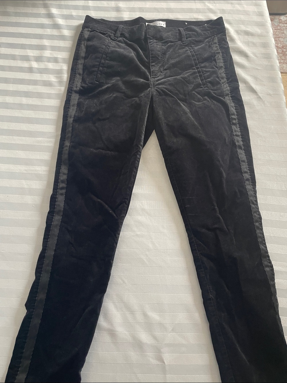 Ready for Autumn! LOFT Black Skinny Pants with Satin Side Stripe